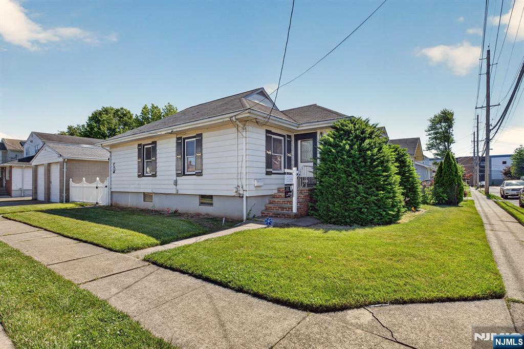 4-16 Bergen Avenue - Photo 1