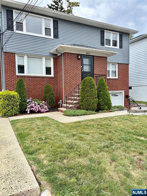 340 New York Avenue 2 - Photo 2