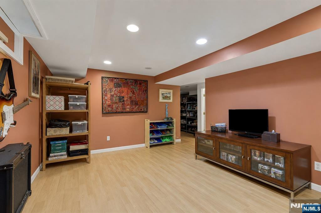 19 Harsen Road — photo 16