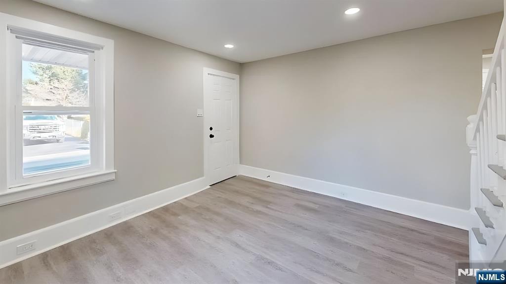 153 Knapp Avenue - Photo 4