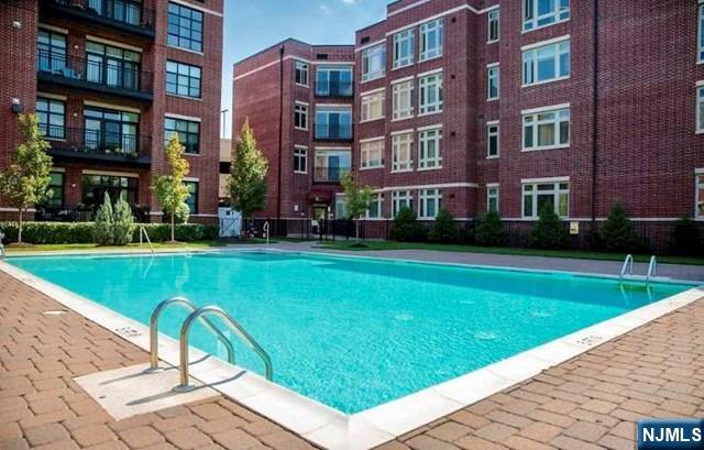 3325 Riverview Avenue 325 - Photo 1