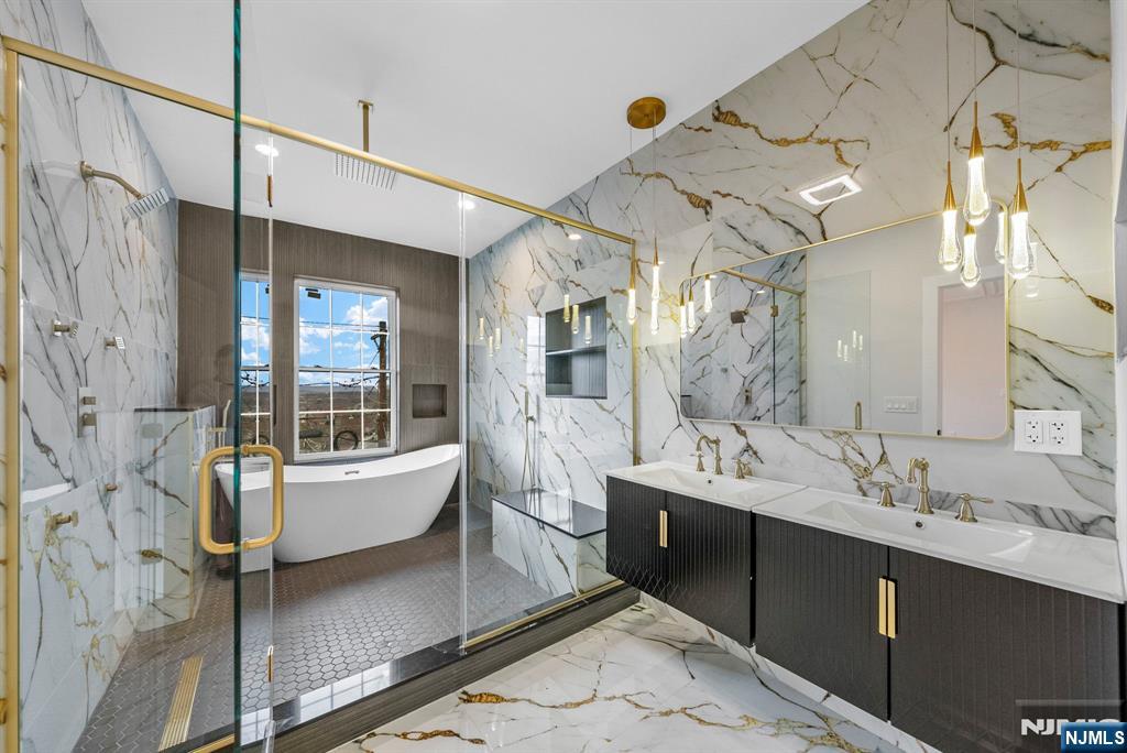 38 Pershing Place — photo 34