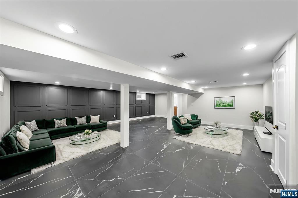 38 Pershing Place — photo 49
