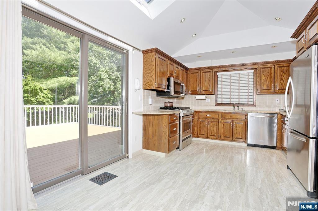 517 Pine Hill Road — photo 16