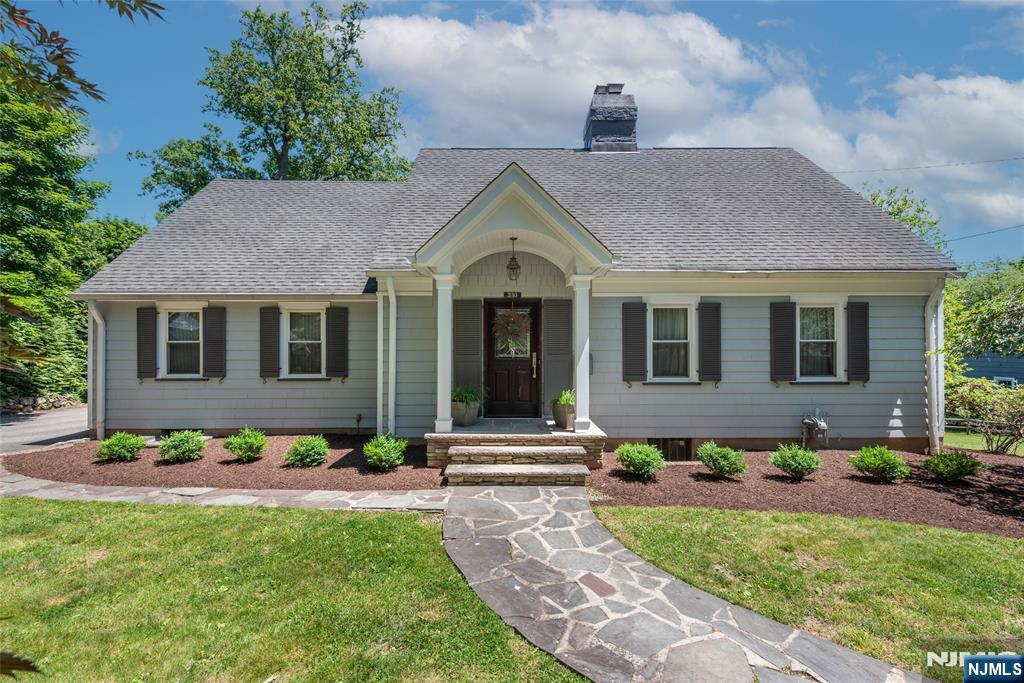 591 Highland Avenue, Montclair NJ — listing photo