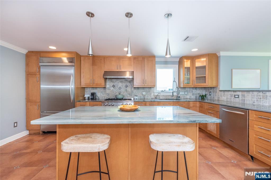 591 Highland Avenue