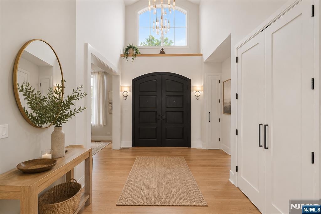 Photo 4 of Single family home for sale at 14 Allison Dr, Englewood Cliffs, NJ 07632 | MLS# 26020776 | Listing updated on 2026-09-18