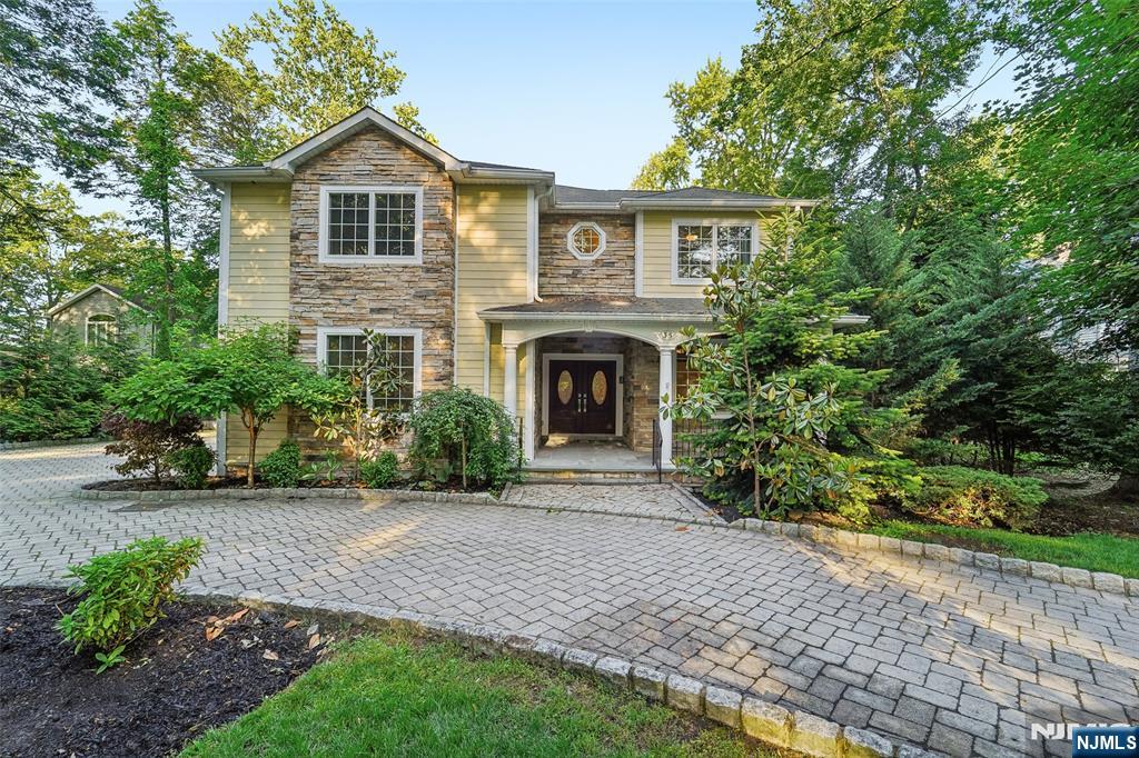 35 Franklin Turnpike - Photo 1