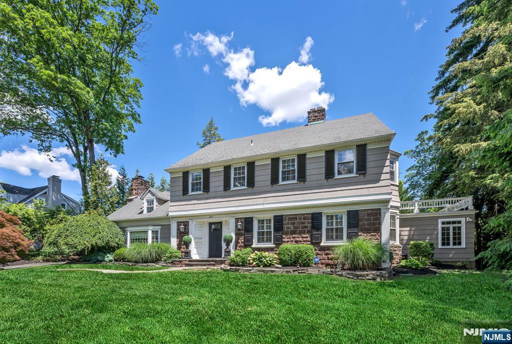 243 Hempstead Road - Photo 2
