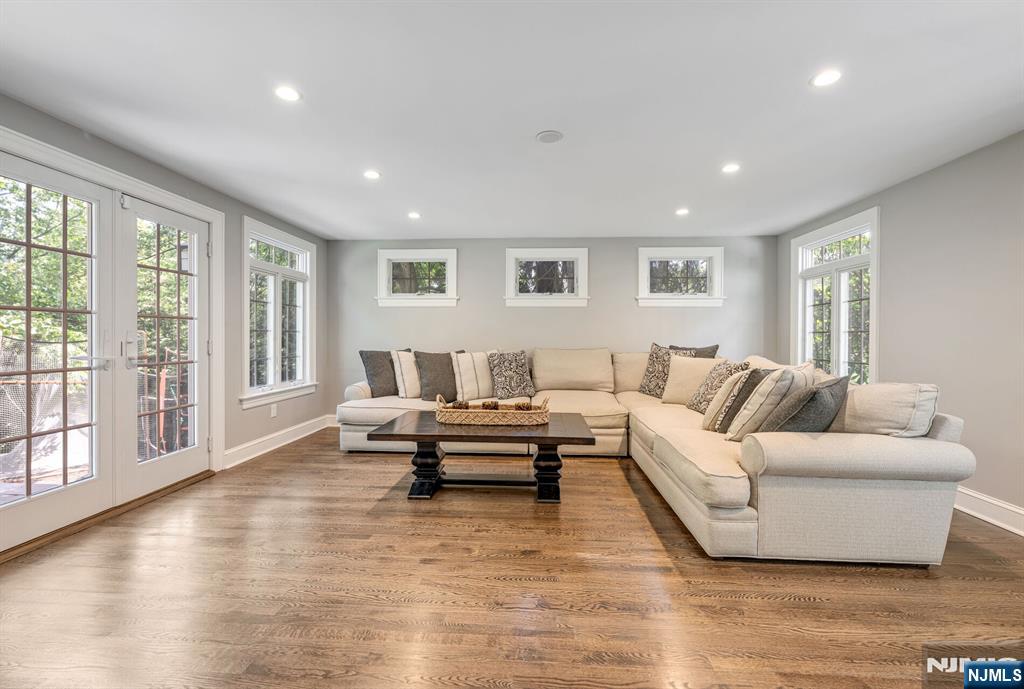 243 Hempstead Road — photo 9