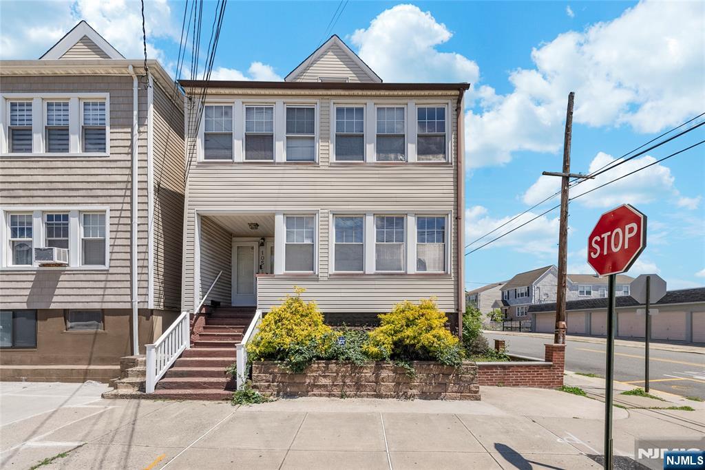 105 Bergen Avenue - Photo 2