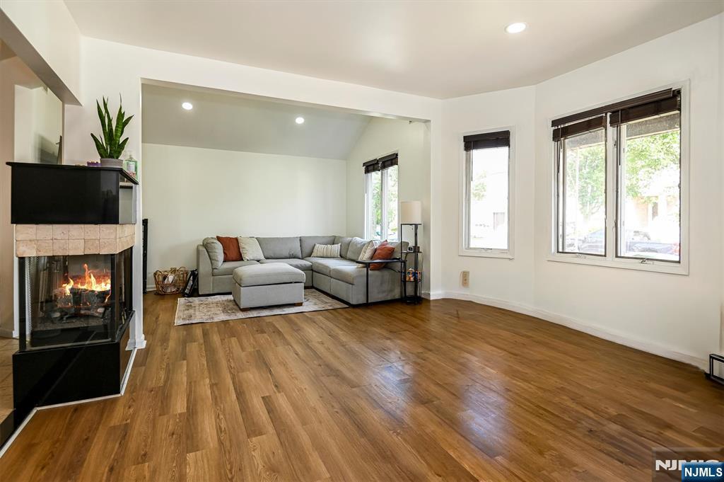 532 2nd St, Carlstadt, NJ 07072