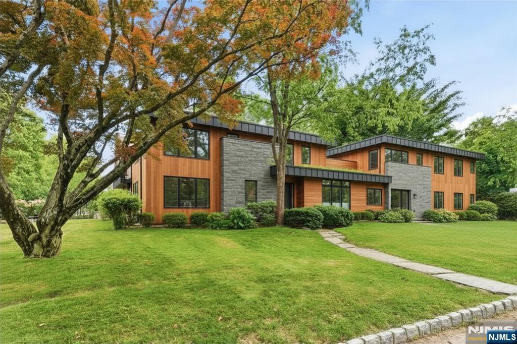 128 Meisel Avenue — photo 26