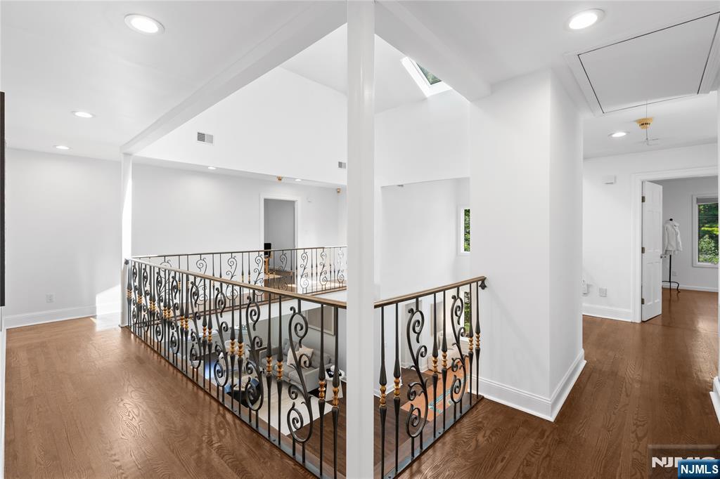 30 Creston Avenue — photo 22