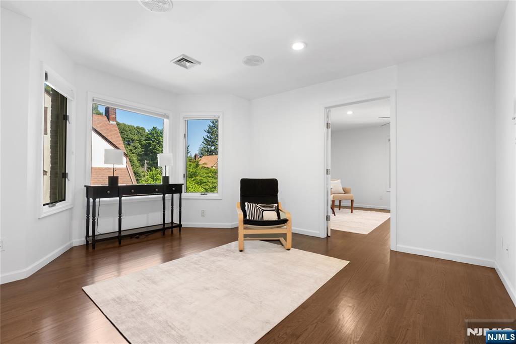 30 Creston Avenue — photo 24