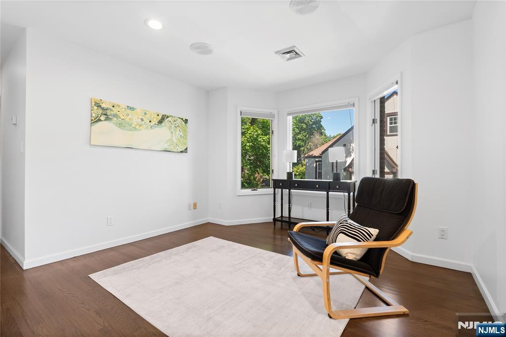 30 Creston Avenue — photo 25