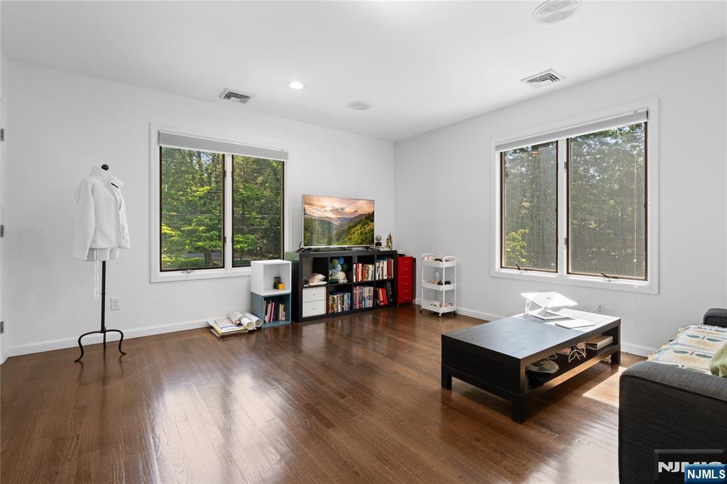 30 Creston Avenue — photo 34