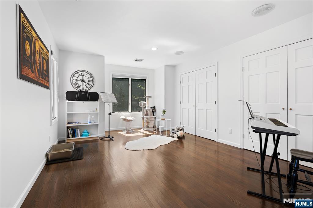 30 Creston Avenue — photo 36