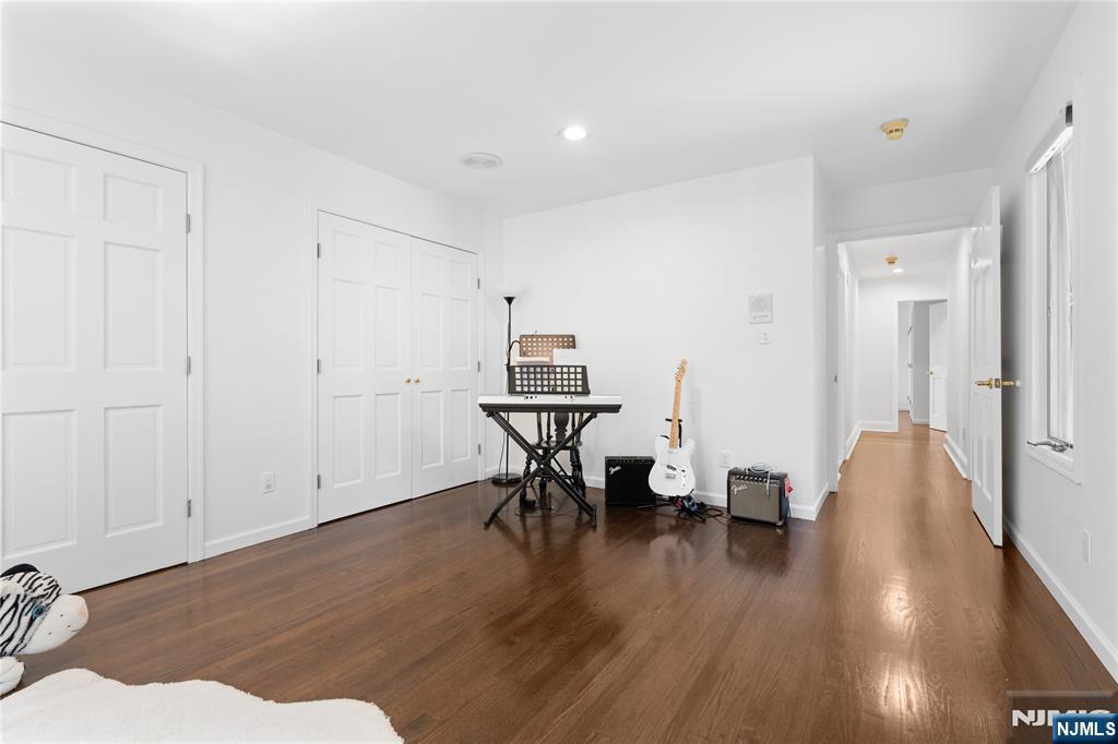 30 Creston Avenue — photo 37