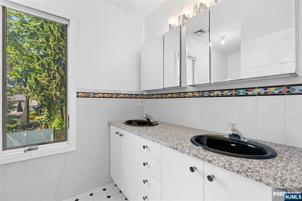 30 Creston Avenue — photo 38