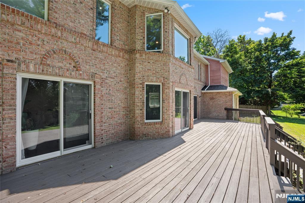30 Creston Avenue — photo 45