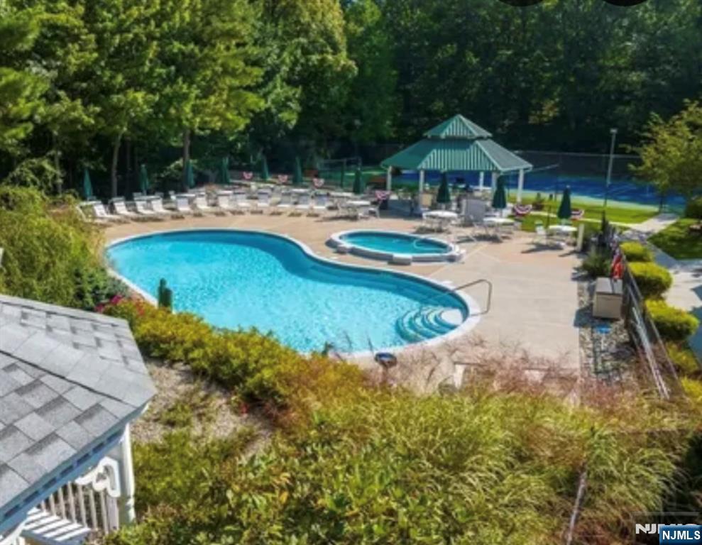 1101 Richmond Road #101