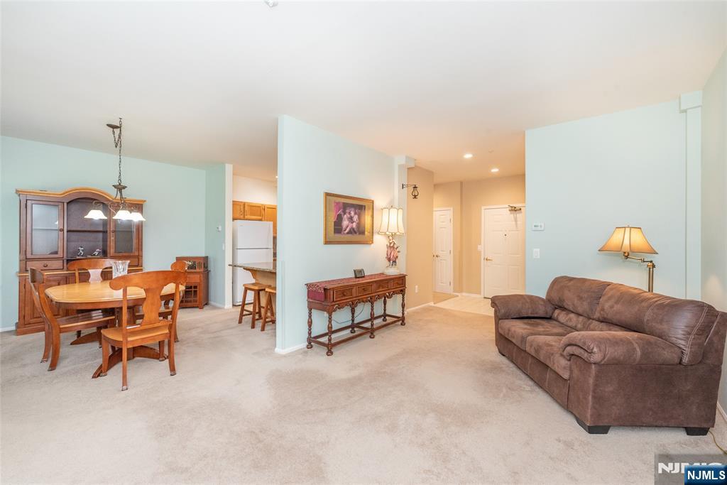 1101 Richmond Road #101