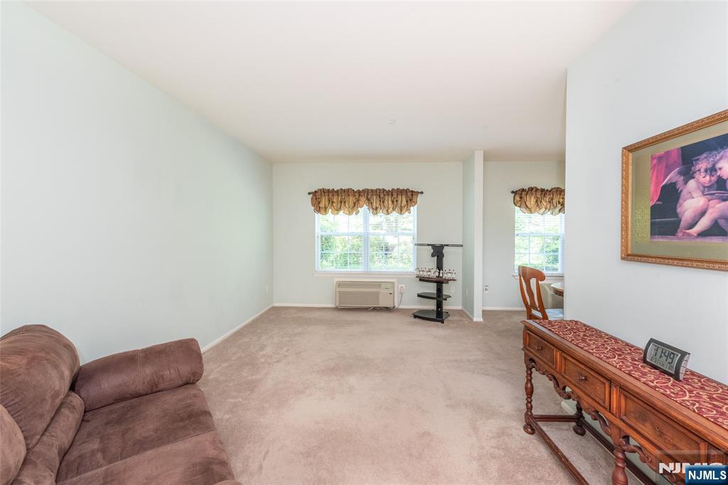 1101 Richmond Road #101