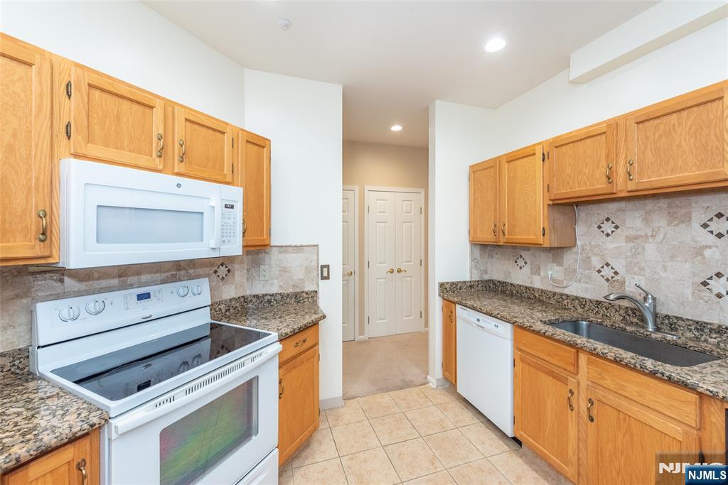 1101 Richmond Road #101