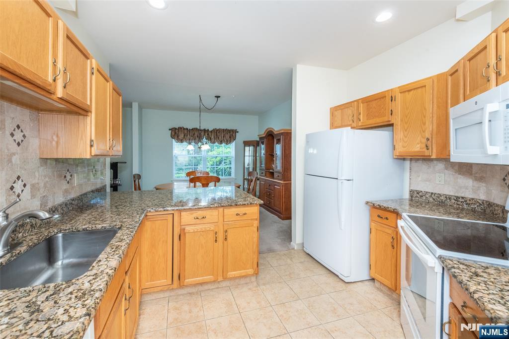 1101 Richmond Road #101