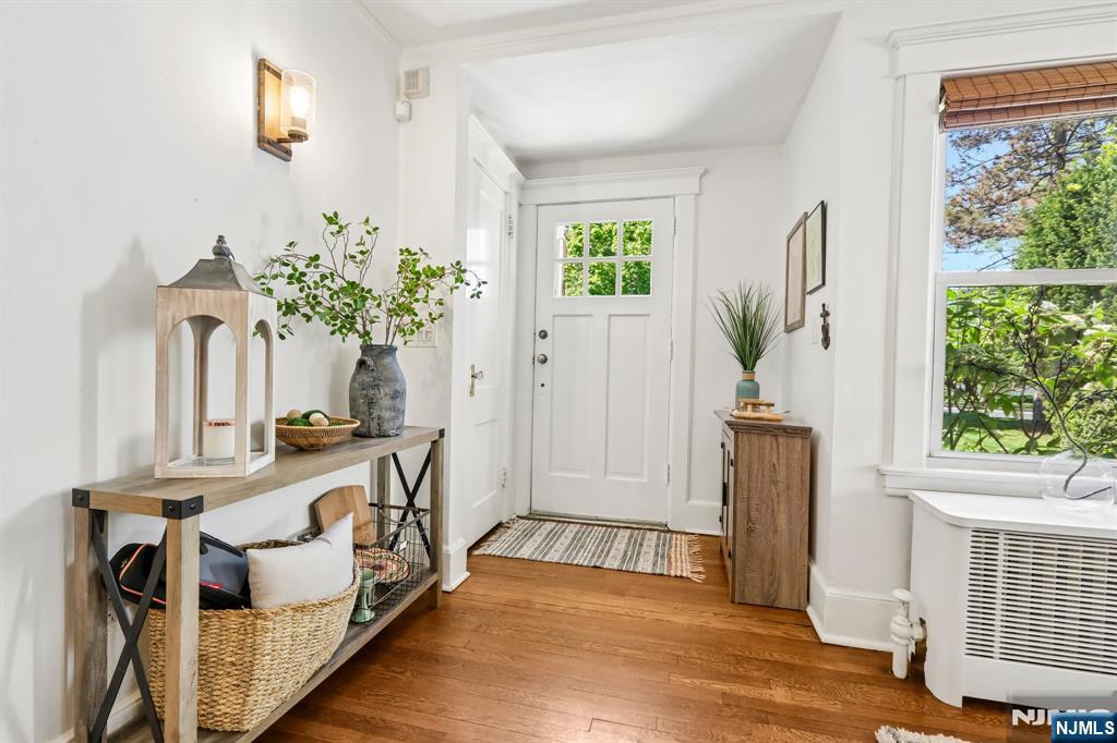 243 Lincoln Avenue - Photo 4