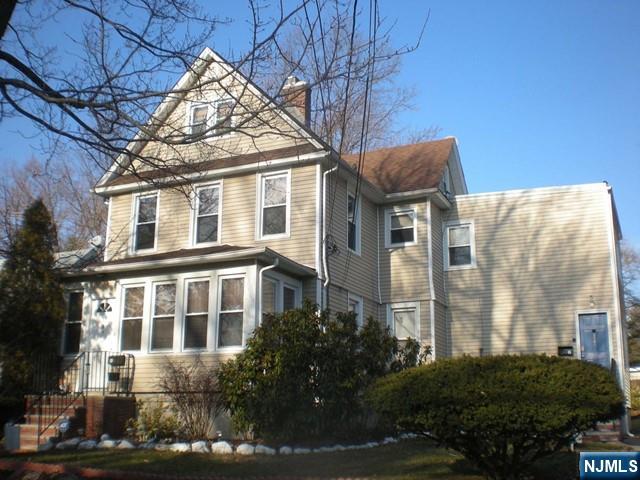 147 Phelps Avenue - Photo 2