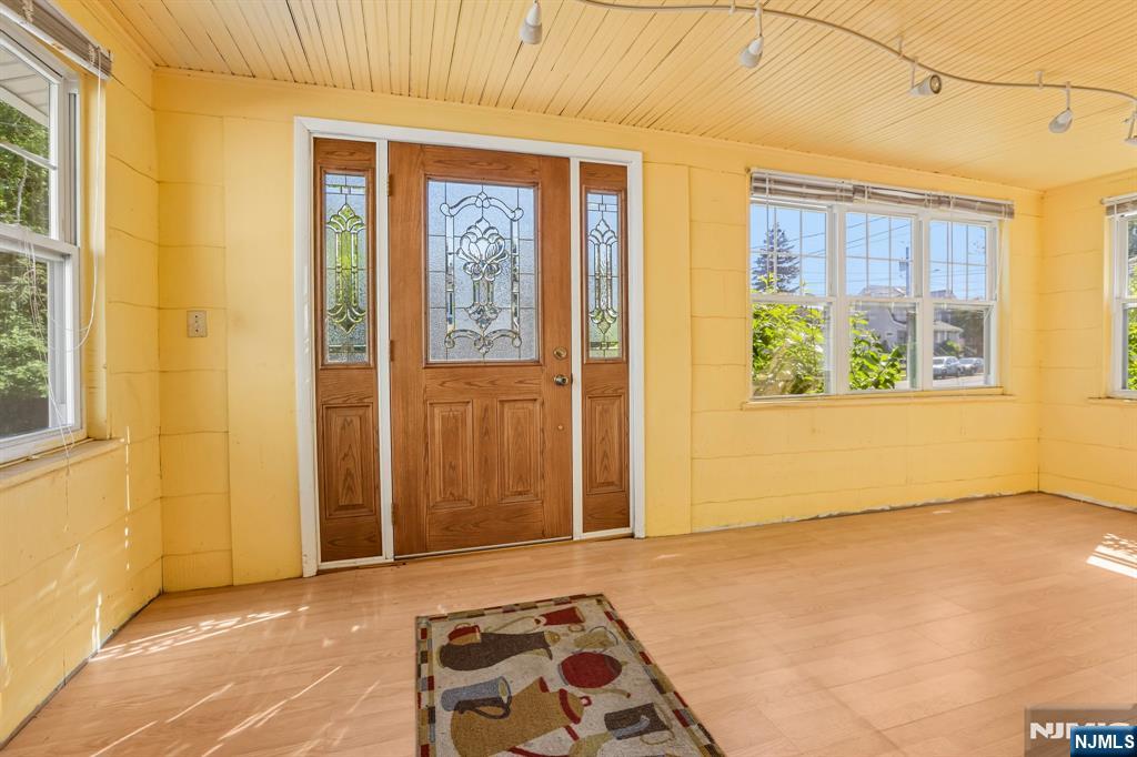 38 Sunnyside Avenue - Photo 2