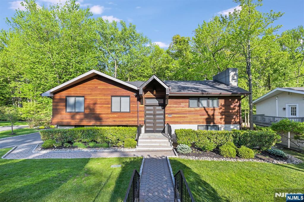 655 Floyd Street - Photo 1