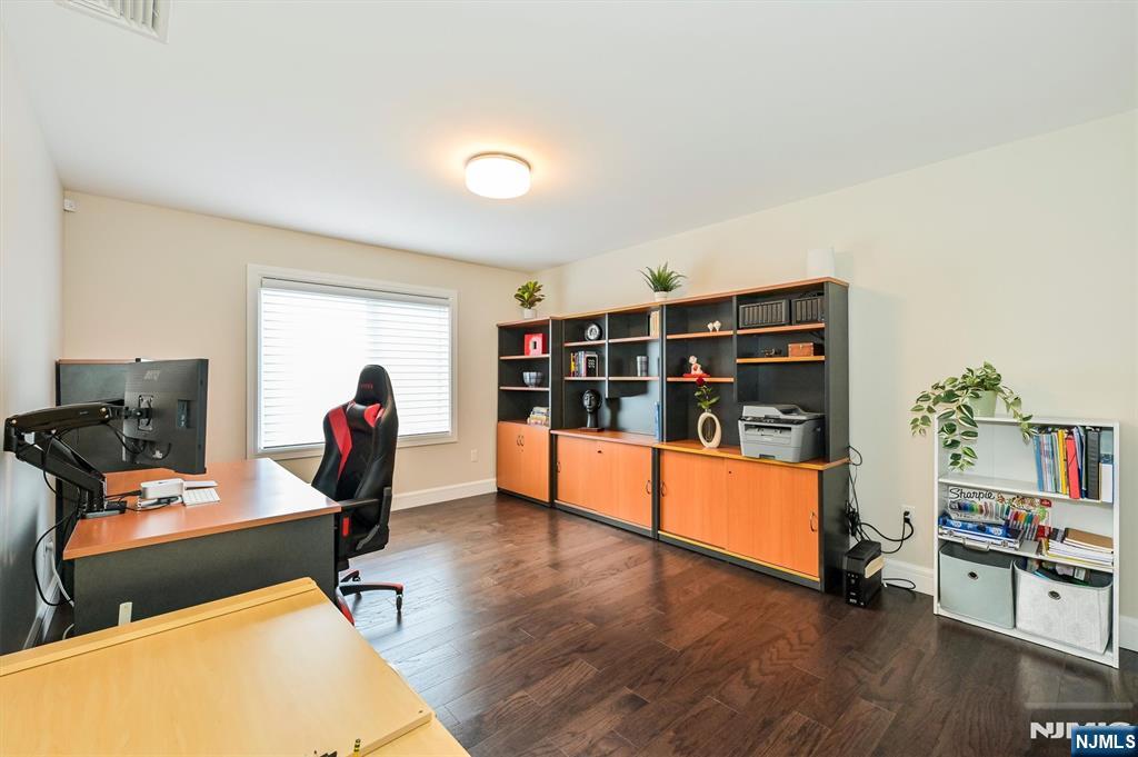 655 Floyd Street — photo 14