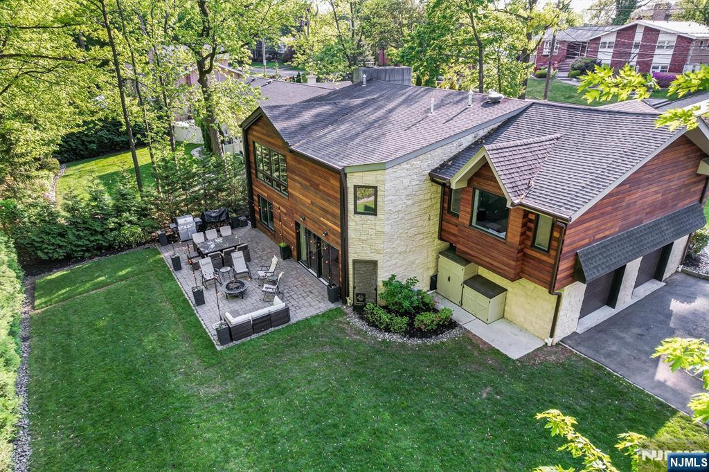 655 Floyd Street — photo 40