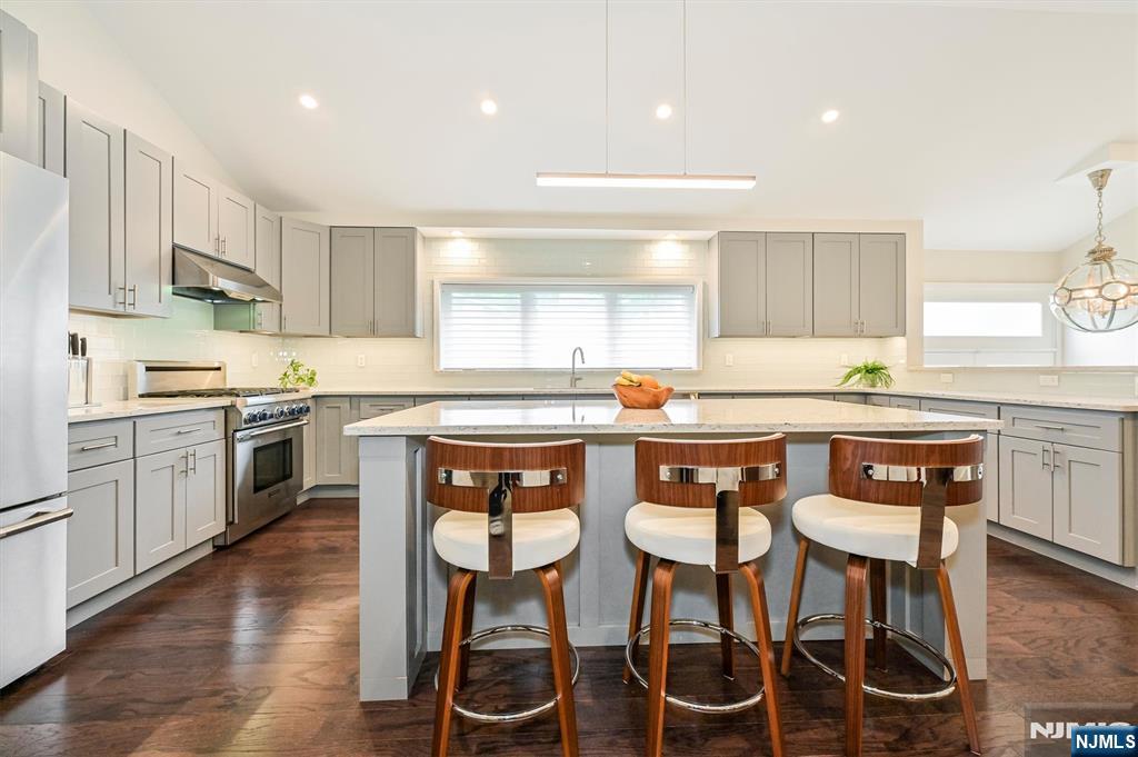 655 Floyd Street - Photo 5