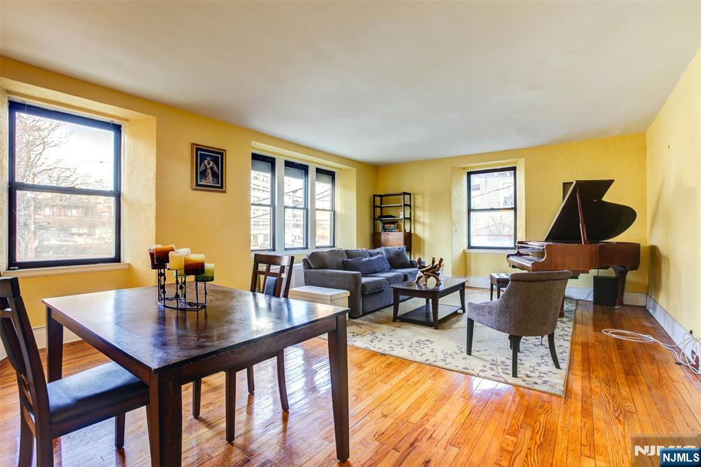 363-377 Mount Prospect 2AW - Photo 4