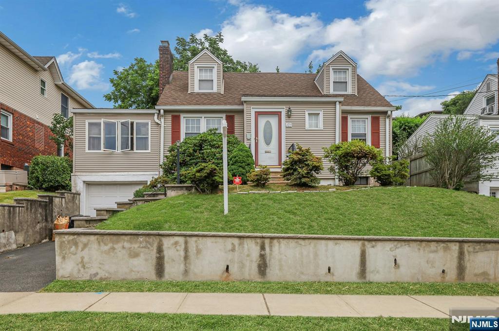 103 6th St, Wood Ridge, NJ 07075