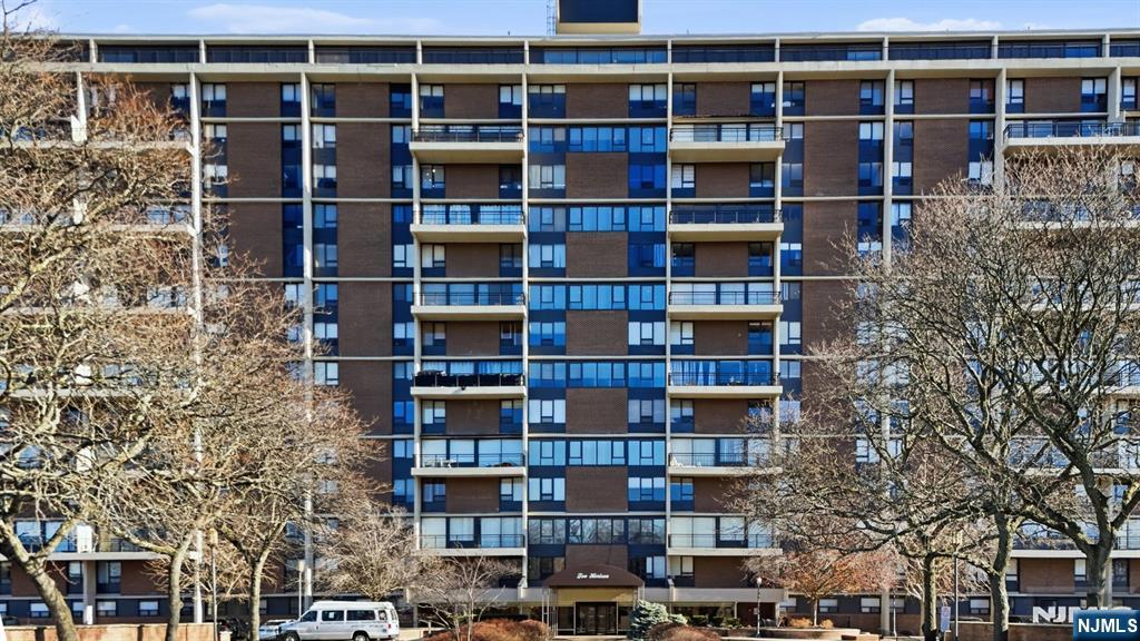 2 Horizon #1010, Fort Lee, NJ 07024