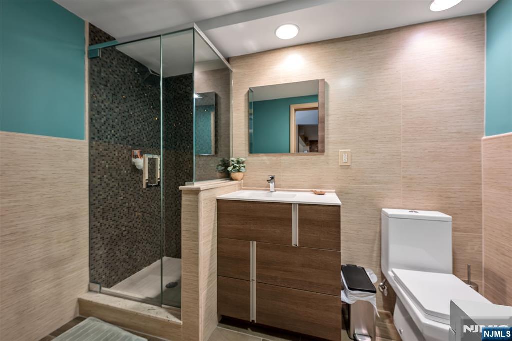 300 Lake Shore Drive — photo 18