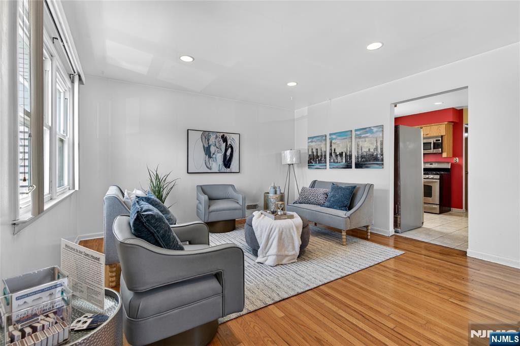 1089 23rd Street - Photo 3