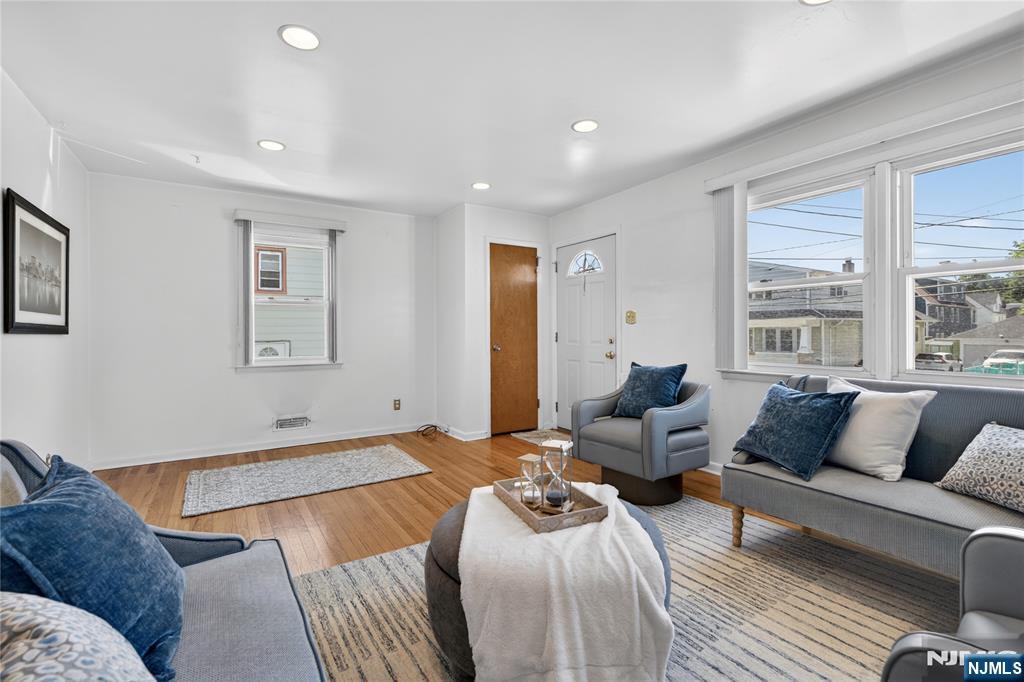 1089 23rd Street - Photo 4