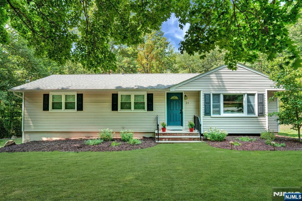<p>Listings That Reflect Our Standards</p>