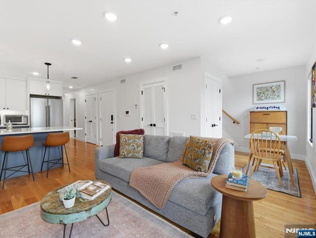 22 Lincoln Street 3 - Photo 5