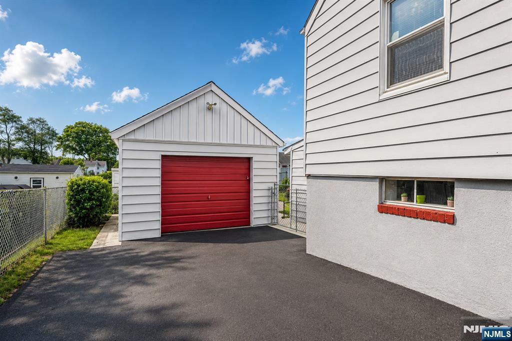42 Long Valley Rd, Lodi, NJ 07644