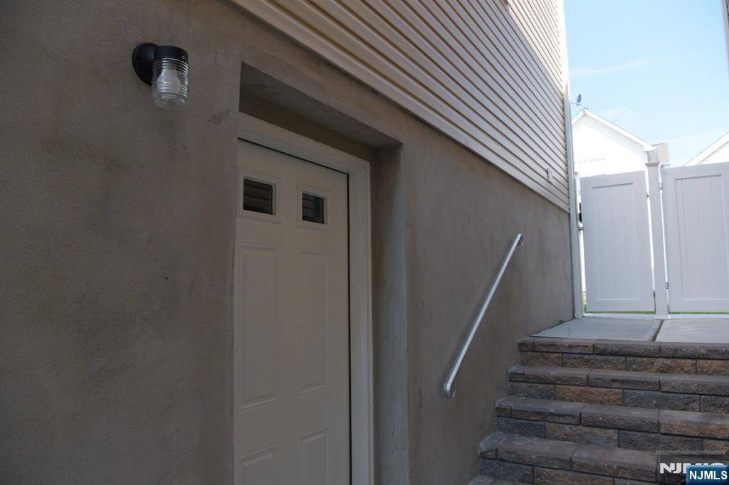 28 Davis Street - Photo 5
