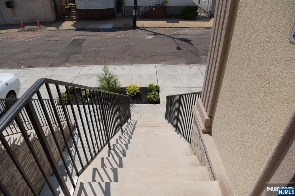 28 Davis Street — photo 6