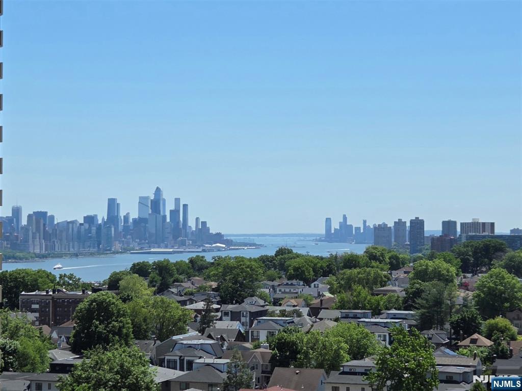 300 Winston Dr #1418, Cliffside Park, NJ 07010