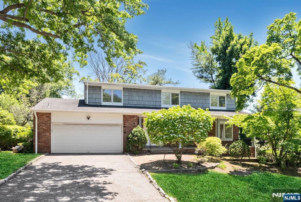 439 Summit Street - Photo 1